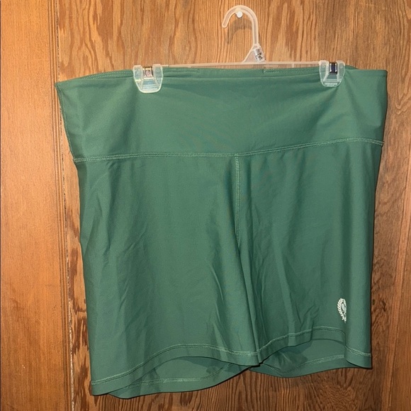 Old navy green sporty powersoft bike shorts - Picture 1 of 5